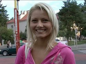 Пикап и секс с молодой чешкой Пинки Джун в машине