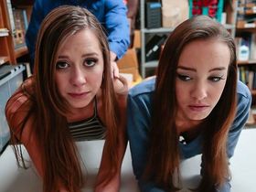 Две воровайки попались охраннику на горячем